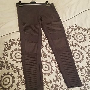 Alo yoga motto leggings